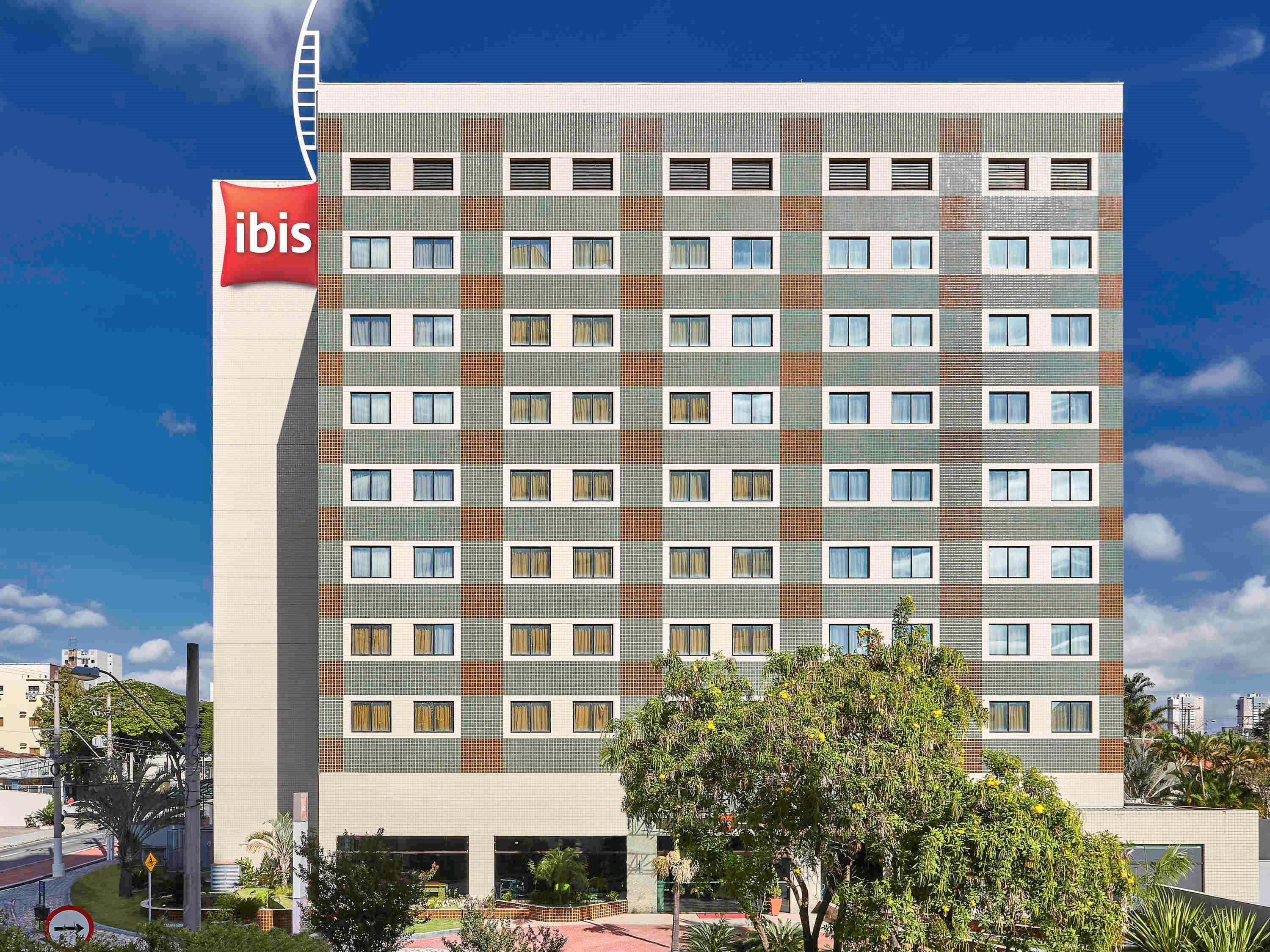 ホテル Ibis Taubaté エクステリア 写真