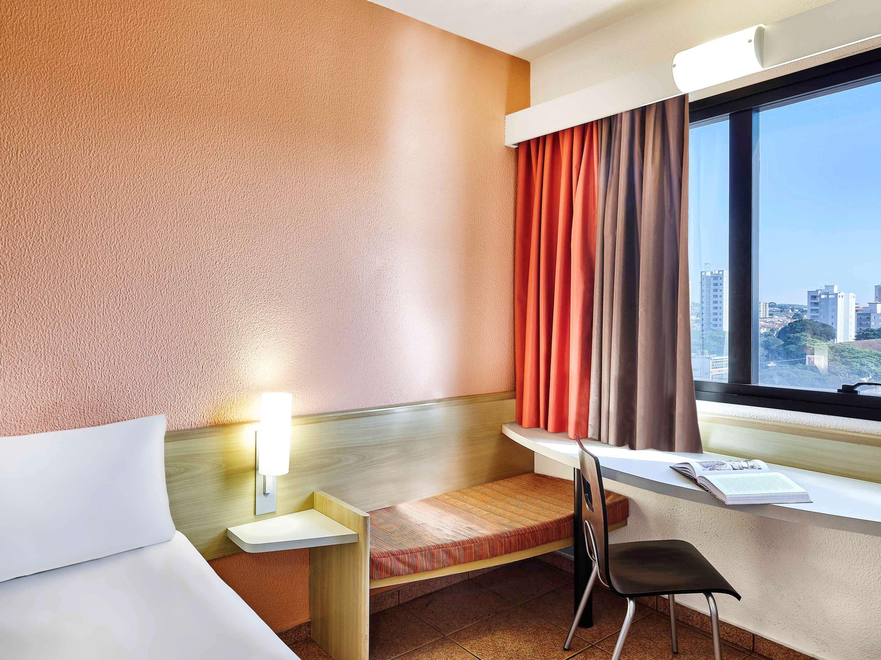 ホテル Ibis Taubaté エクステリア 写真